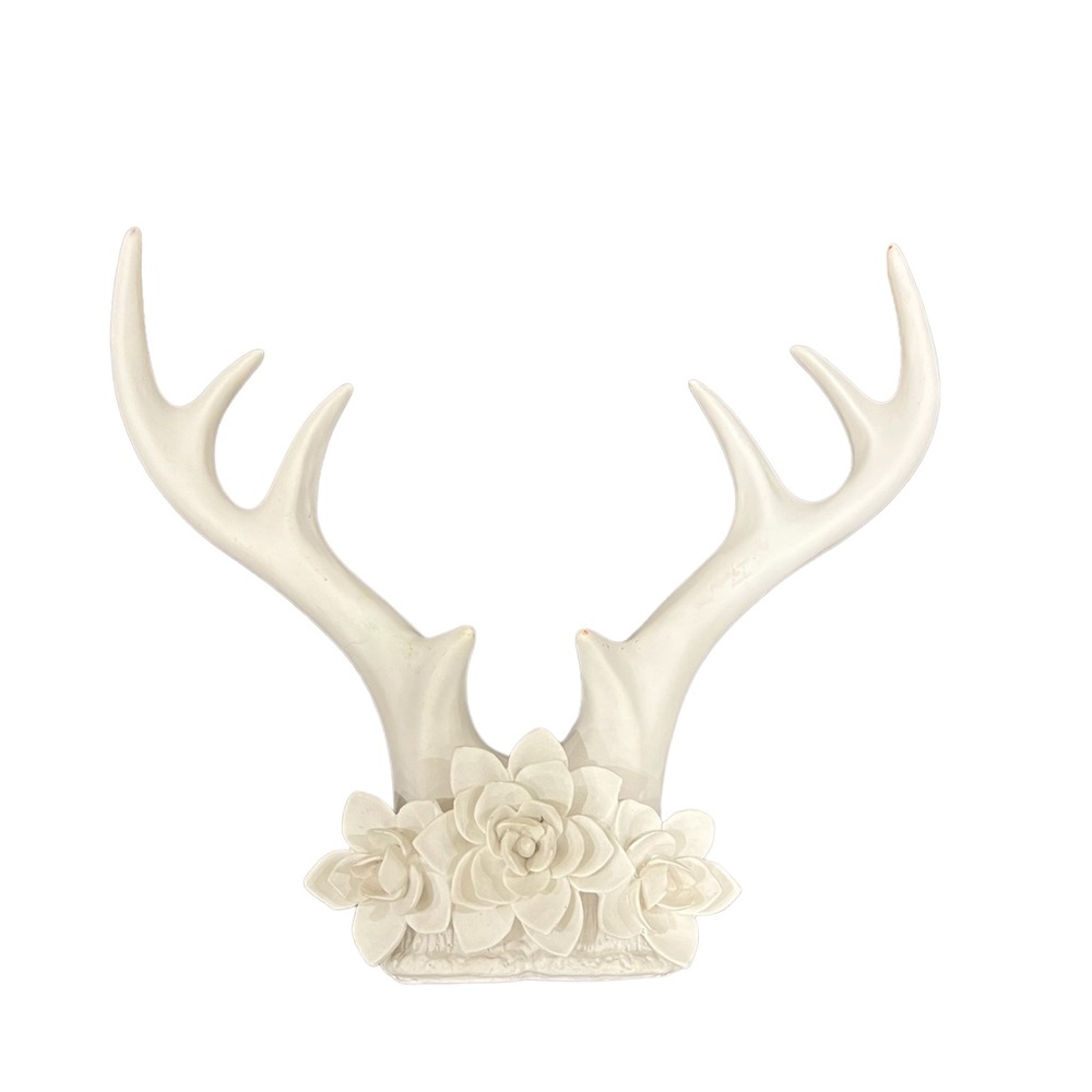 *SOLD*Faux Wall Mount Deerhead and Antlers - Picture 6 of 6